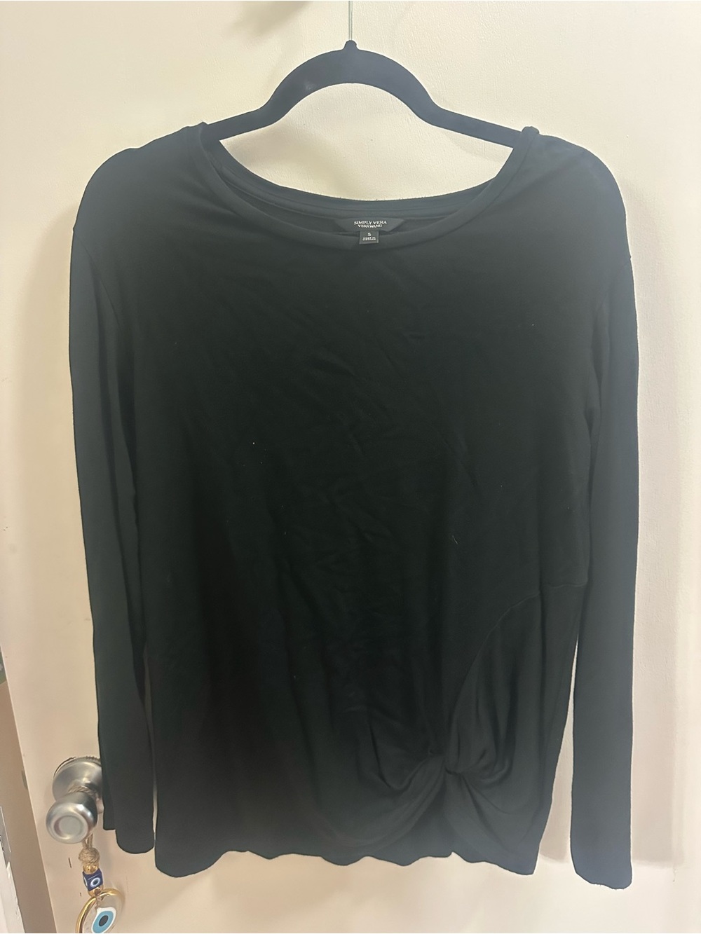 Simply Vera Black Long-Sleeve Twist-Hem Top